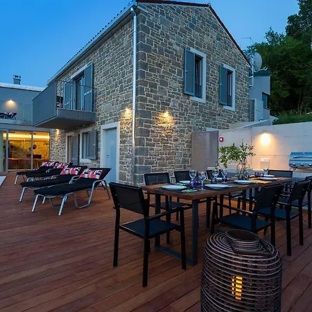 Villa Akazija *